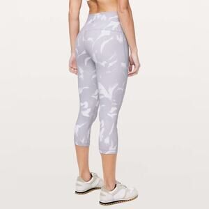 LULULEMON Wunder Under Crop High-Rise Full On Luon 21" in Flower Pop Sz. 4